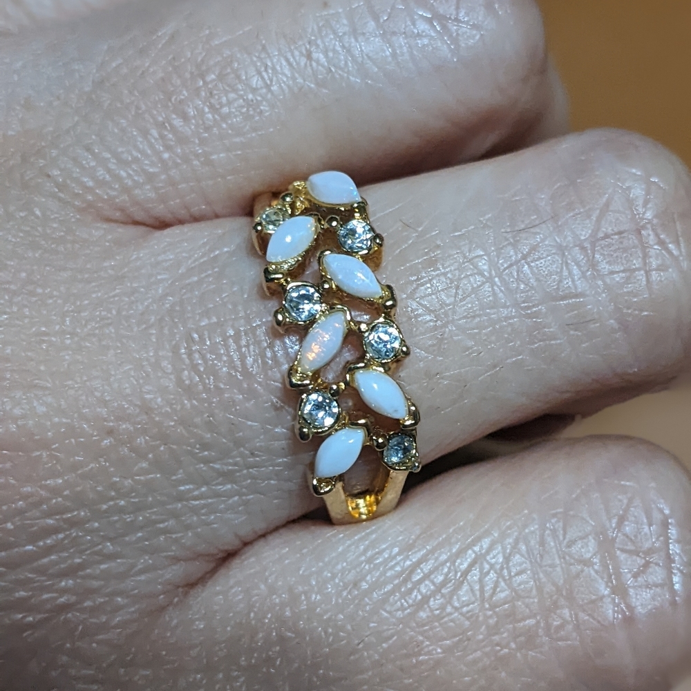Opal Gold Ring - image 5